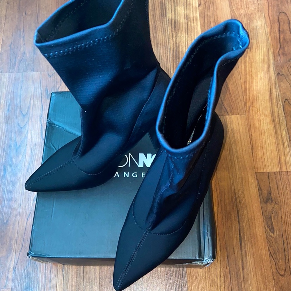 💐💐FASHION NOVA HEELED BOOTIES💐💐